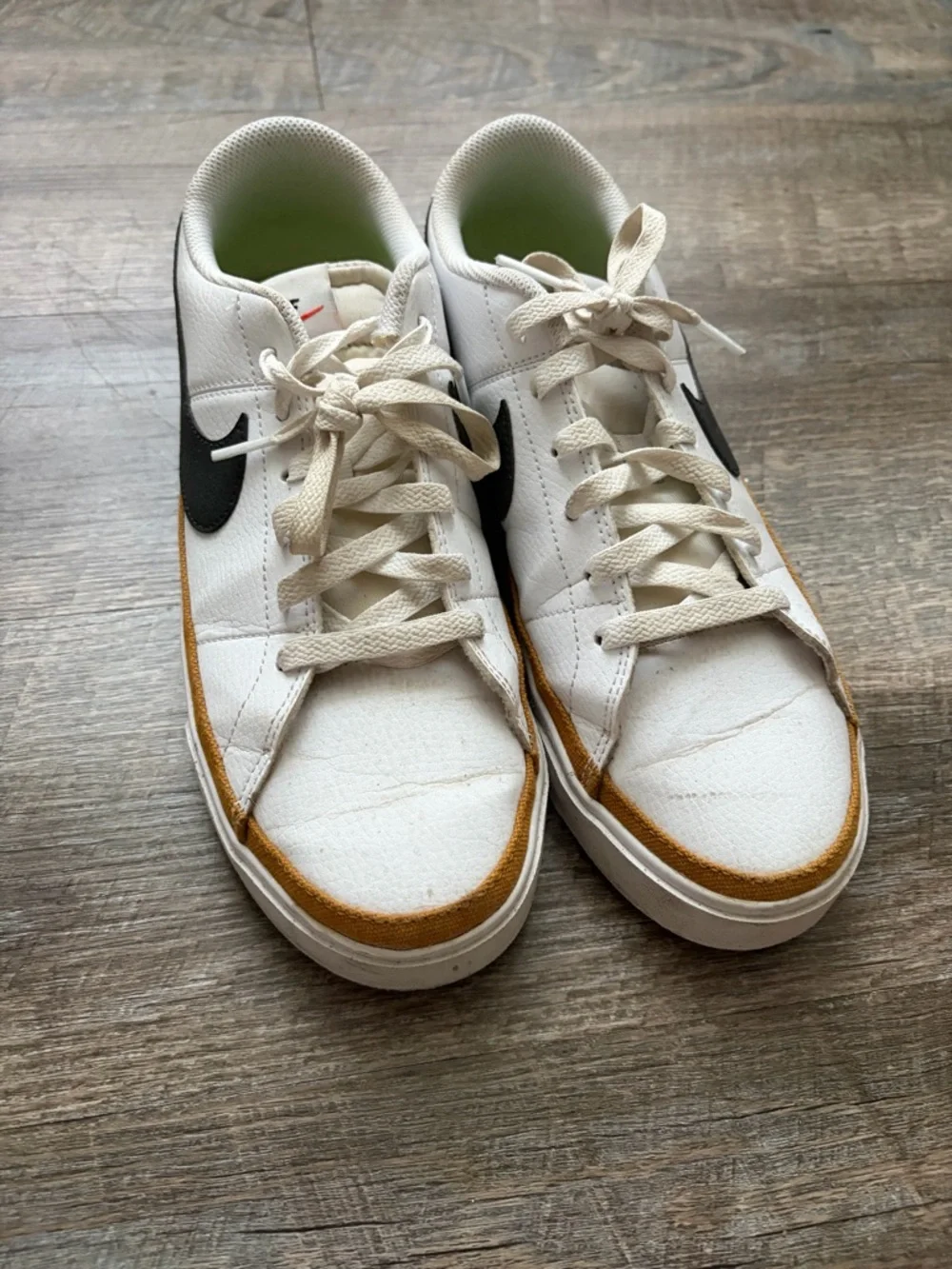 Nike Court Legacy Sneakers